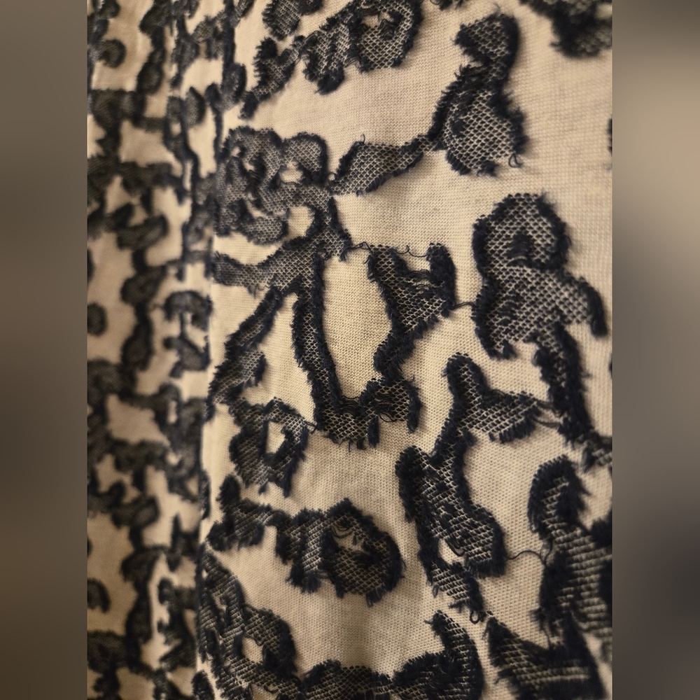 NWT Loft Blue and White Textured Women's Long Sleeved Top - Picture 3 of 7